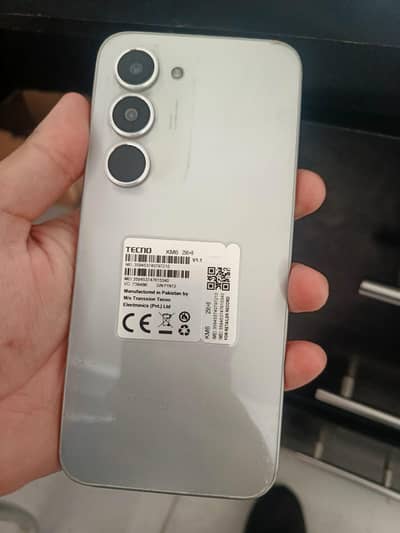 Spark 40 Pro
