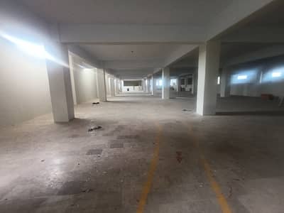 PREMIUM FACTORY AVAILABLE FOR RENT ON MAIN 200 FT ROAD IN NORTH KARACHI INDUSTRIAL AREA