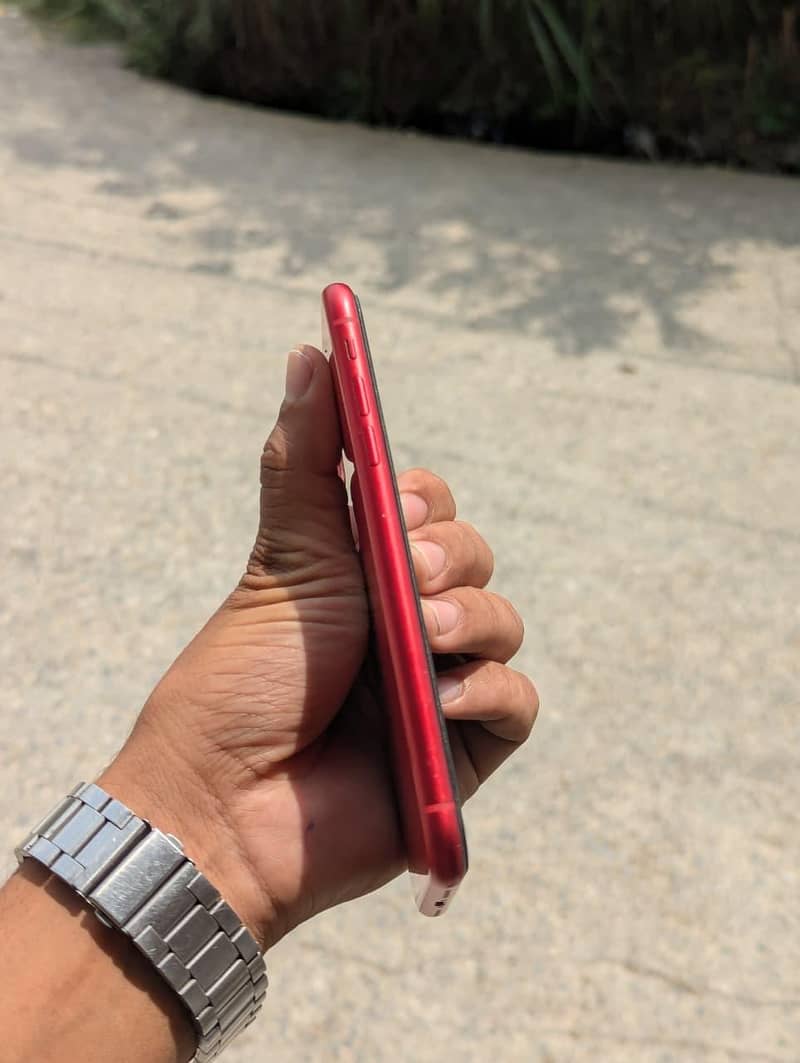 Apple iPhone 11 3