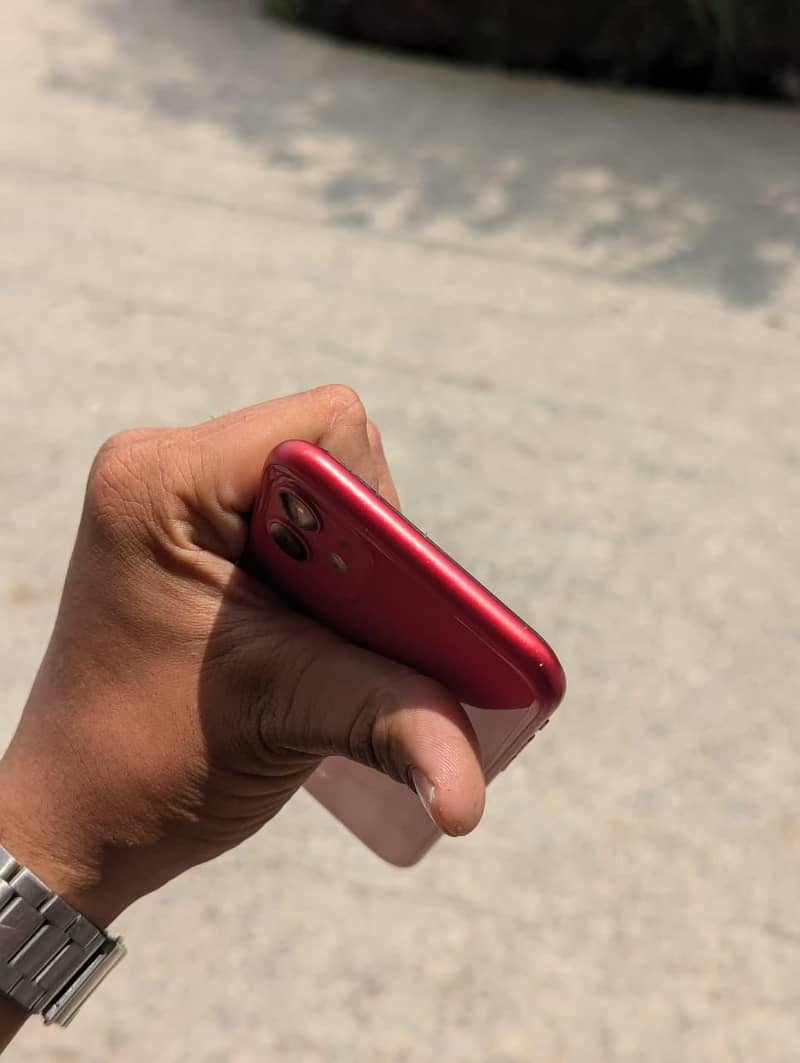 Apple iPhone 11 4
