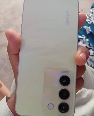 Vivo Y100