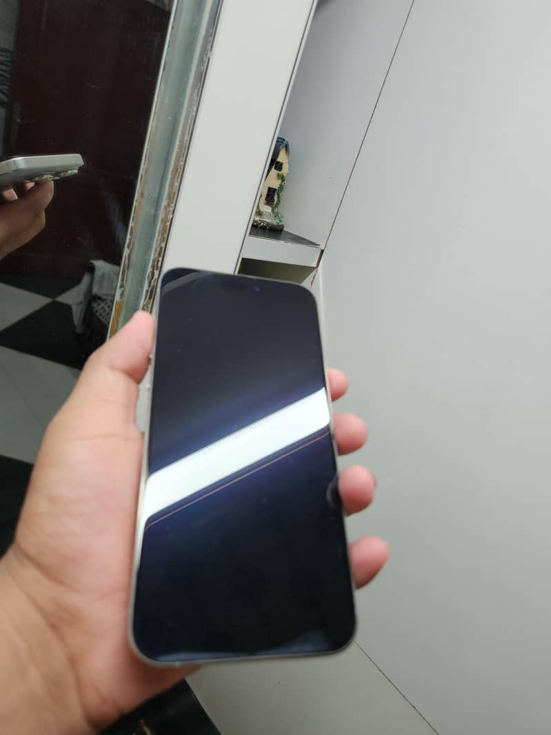 Apple iPhone 15 Pro Max 2