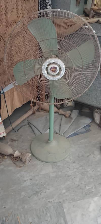 pedestal fan