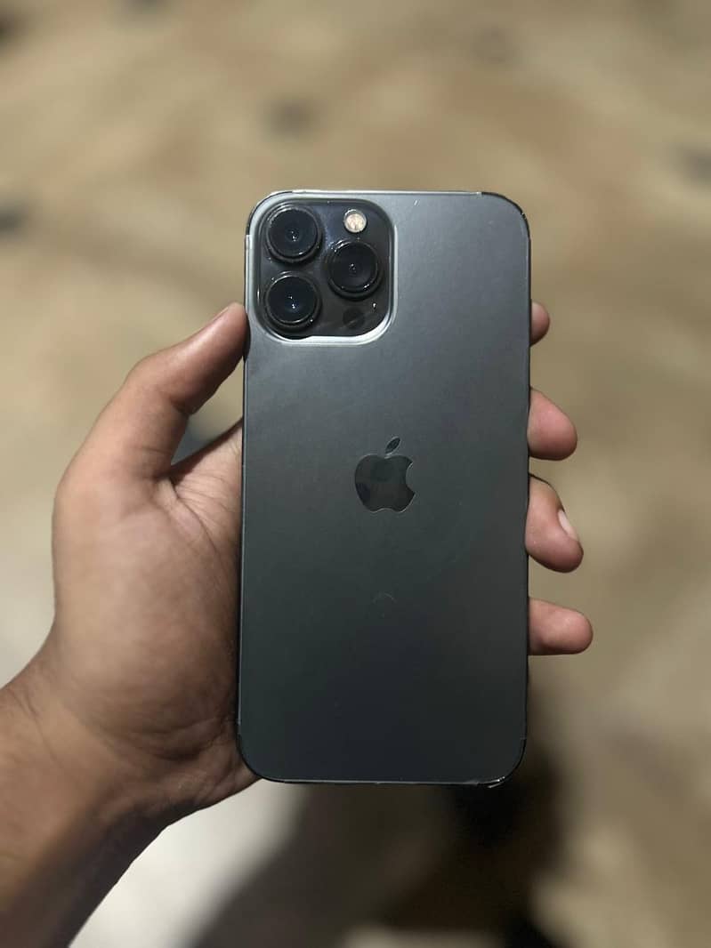 Apple iPhone 13 Pro Max 0