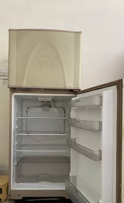Dawlance fridge for sale in genuine condition