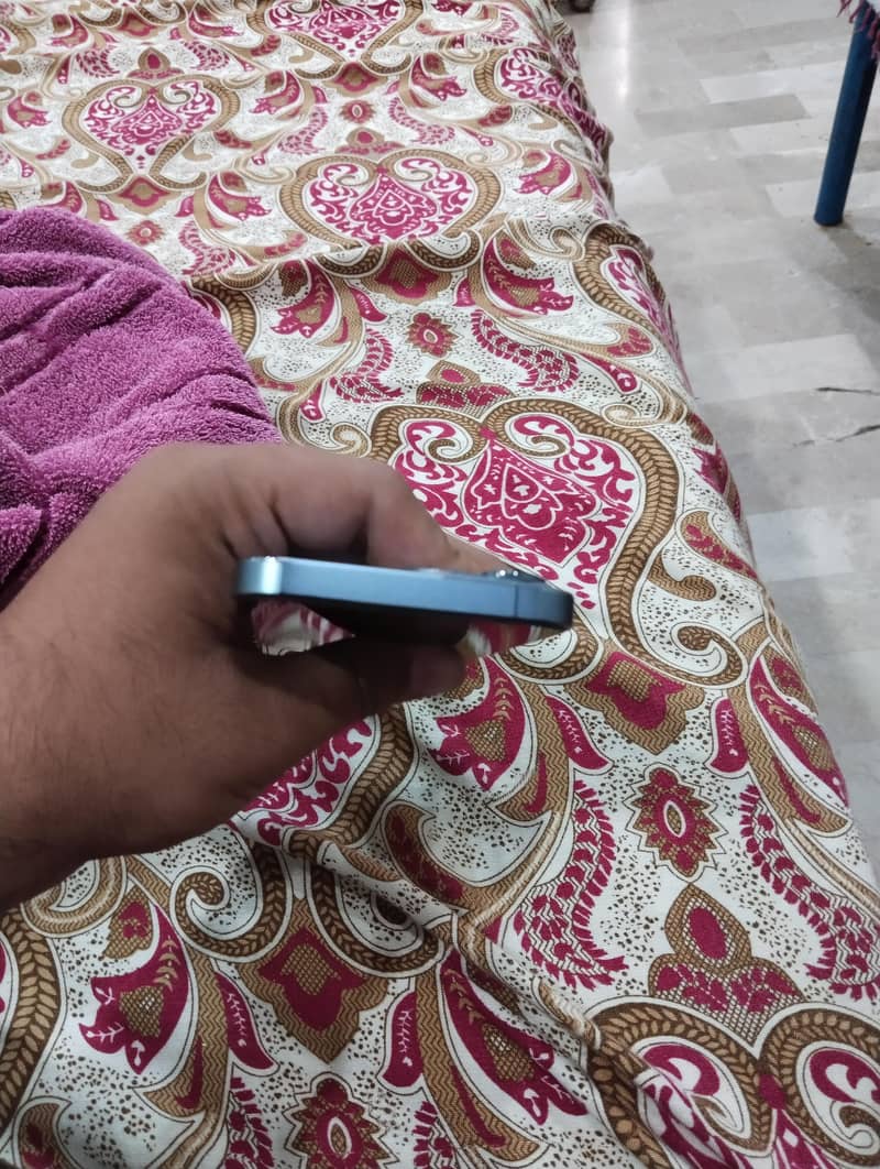Apple iPhone 13 Pro 2