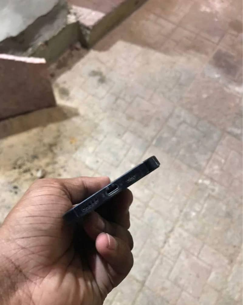 Apple iPhone 13 1