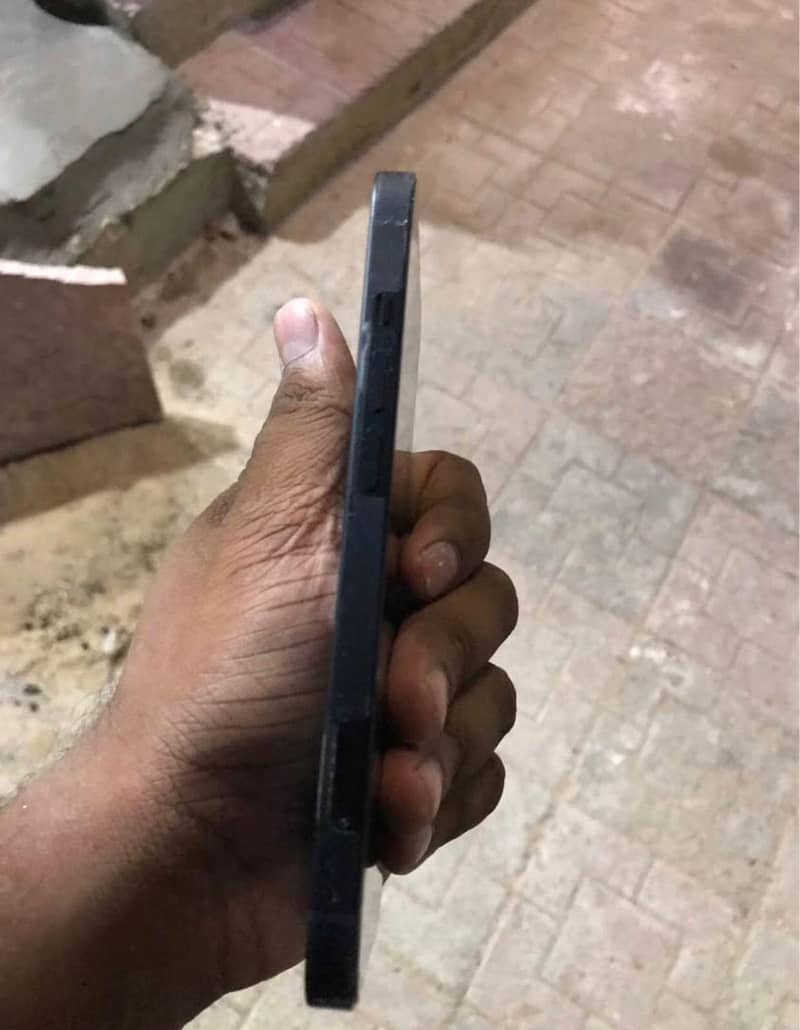 Apple iPhone 13 3