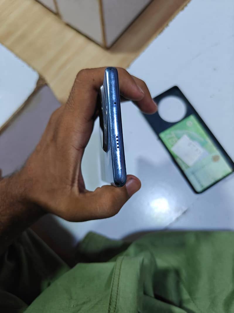 Tecno CAMON 30S 1