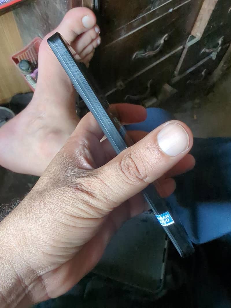 sharp Aquos r7 2