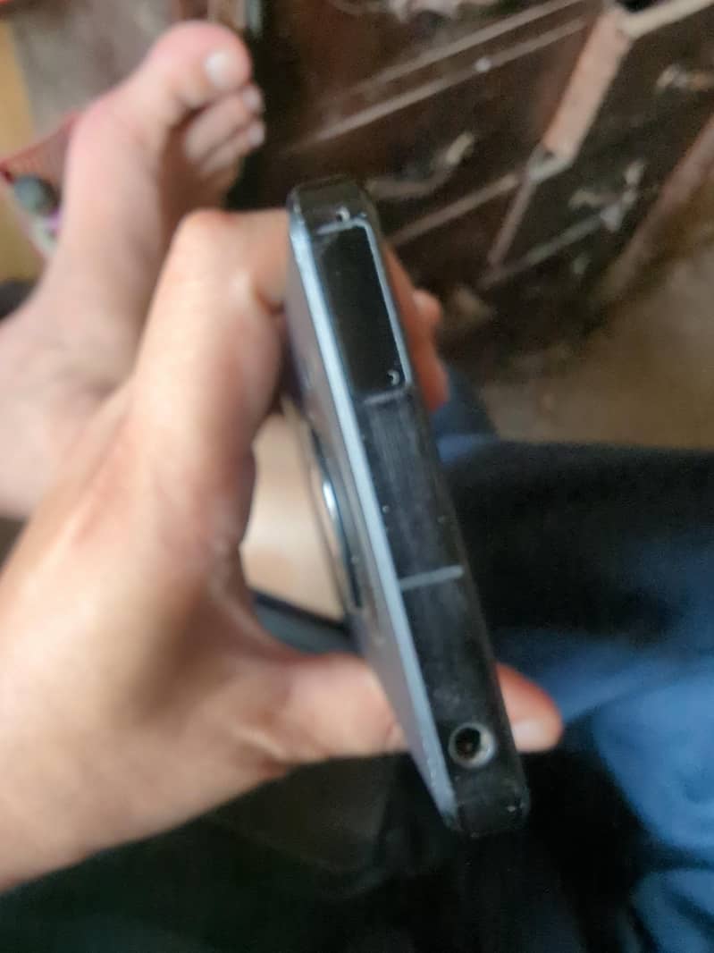 sharp Aquos r7 3