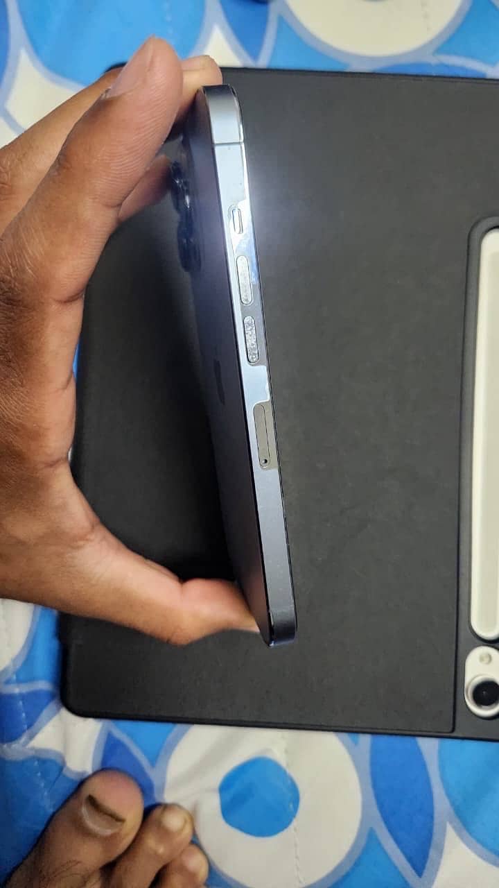 Apple iPhone 13 Pro 2