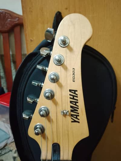 Yamaha eg303
