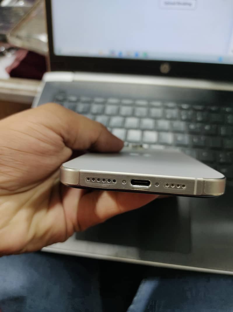 Apple iPhone 15 Pro Max 3