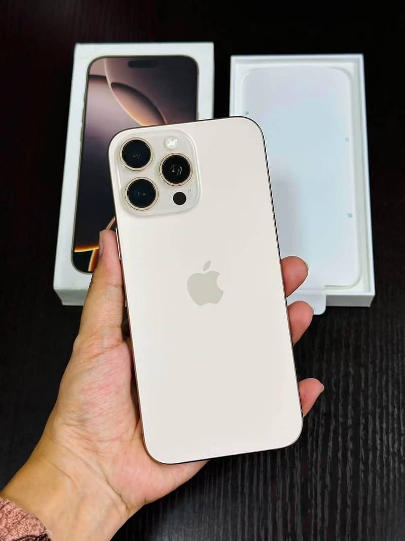 Apple iPhone 16 Pro Max 0