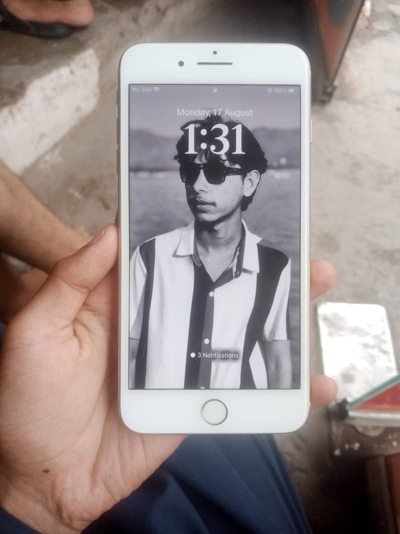 iPhone 8+ 1