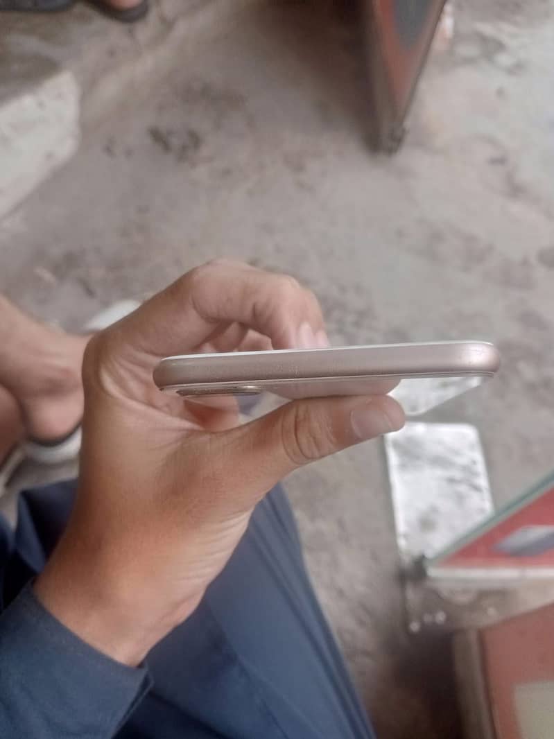 iPhone 8+ 2