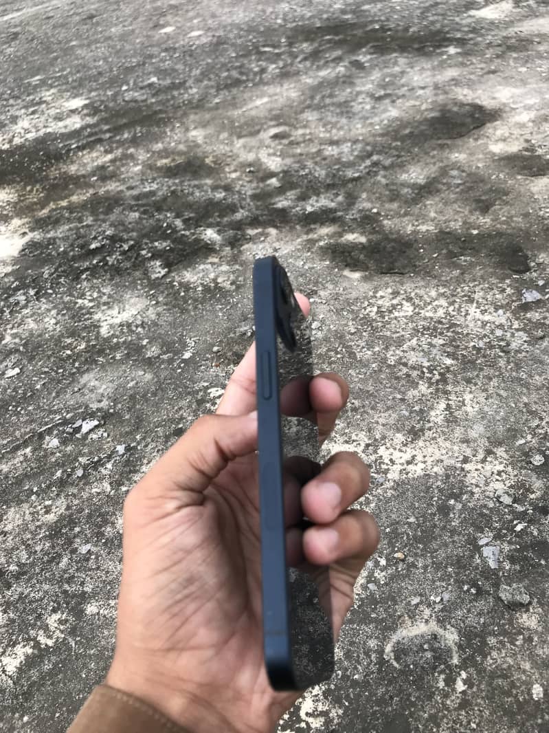 Apple iPhone 13 1