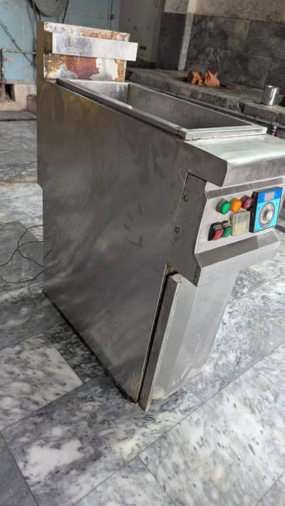 advance kitchen fryer working condition for sale