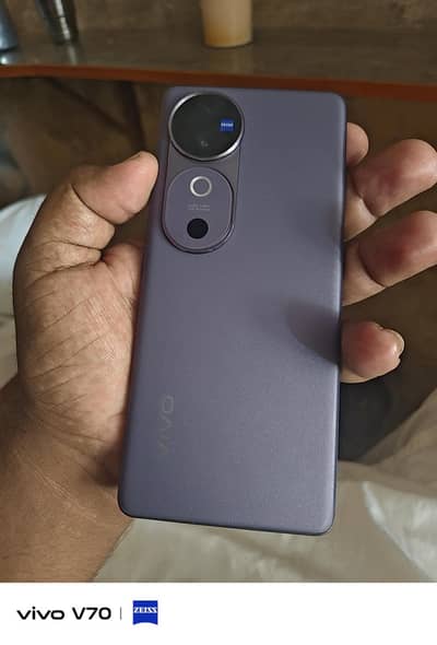 Vivo V40