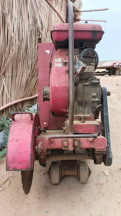 Concrete and Road cutter machine