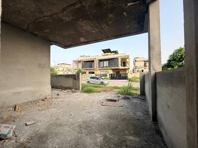 House In Bahria Enclave Sized 10 Marla Is Available