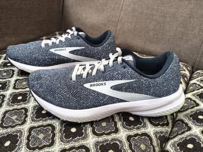 Brooks Shoes 100% Original for Sale