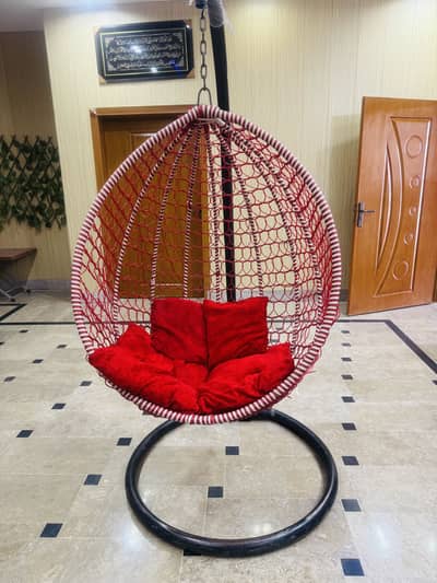 Beautiful Hanging Egg Swing Chair