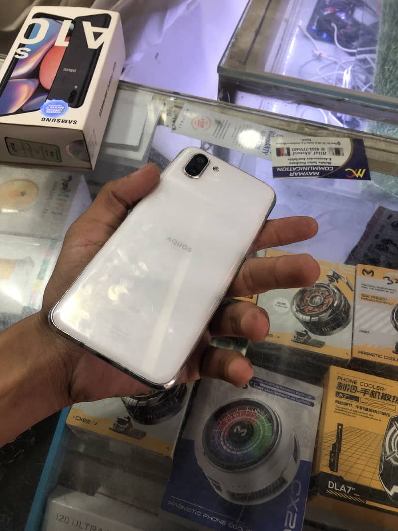 Sharp Aquos R2 2