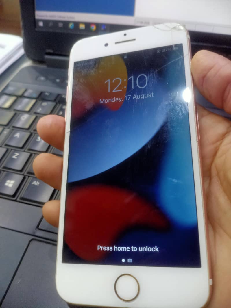 Apple iPhone 7 3