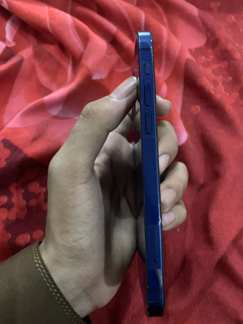 Apple iPhone 12 2