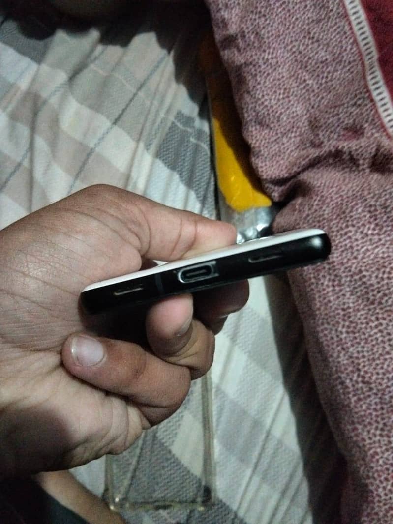 Google Pixel 6a 4