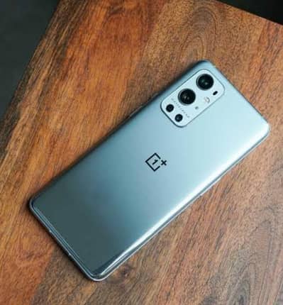 One Plus 9 pro5G  just two lines in display