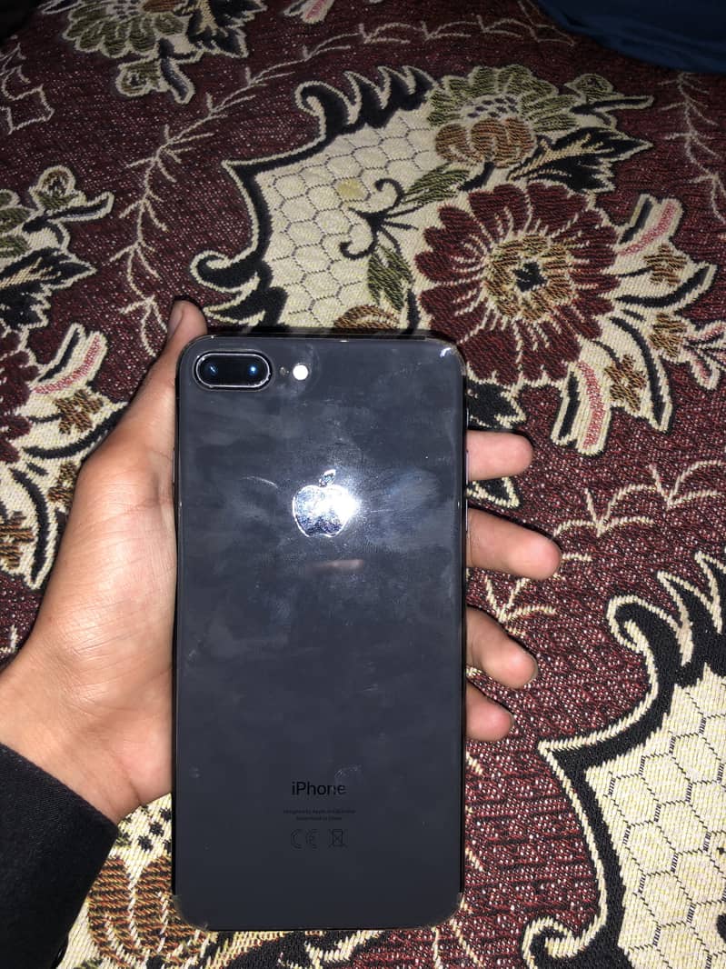 Apple iPhone 8 Plus 2