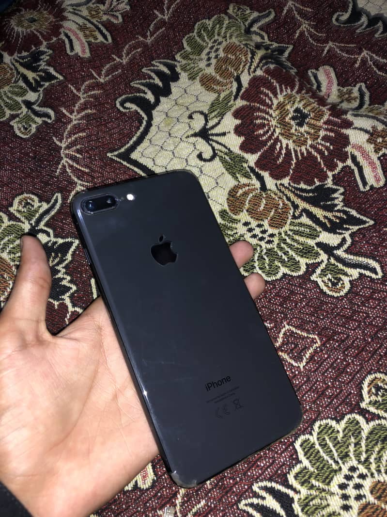 Apple iPhone 8 Plus 7