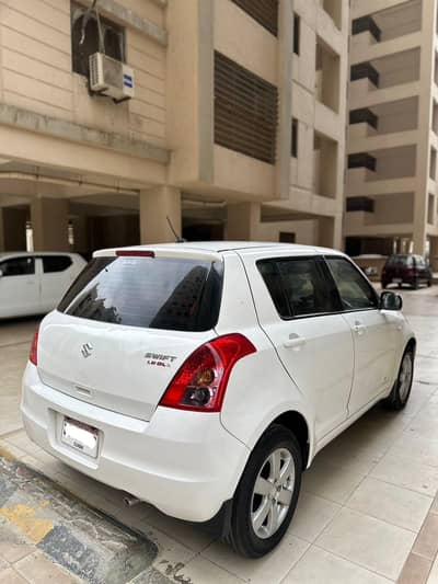 Suzuki Swift 2016 Dlx manual original condition 0/3/3/6/2/6/4/4/0/6/7