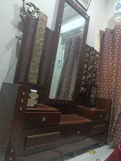 Dressing table