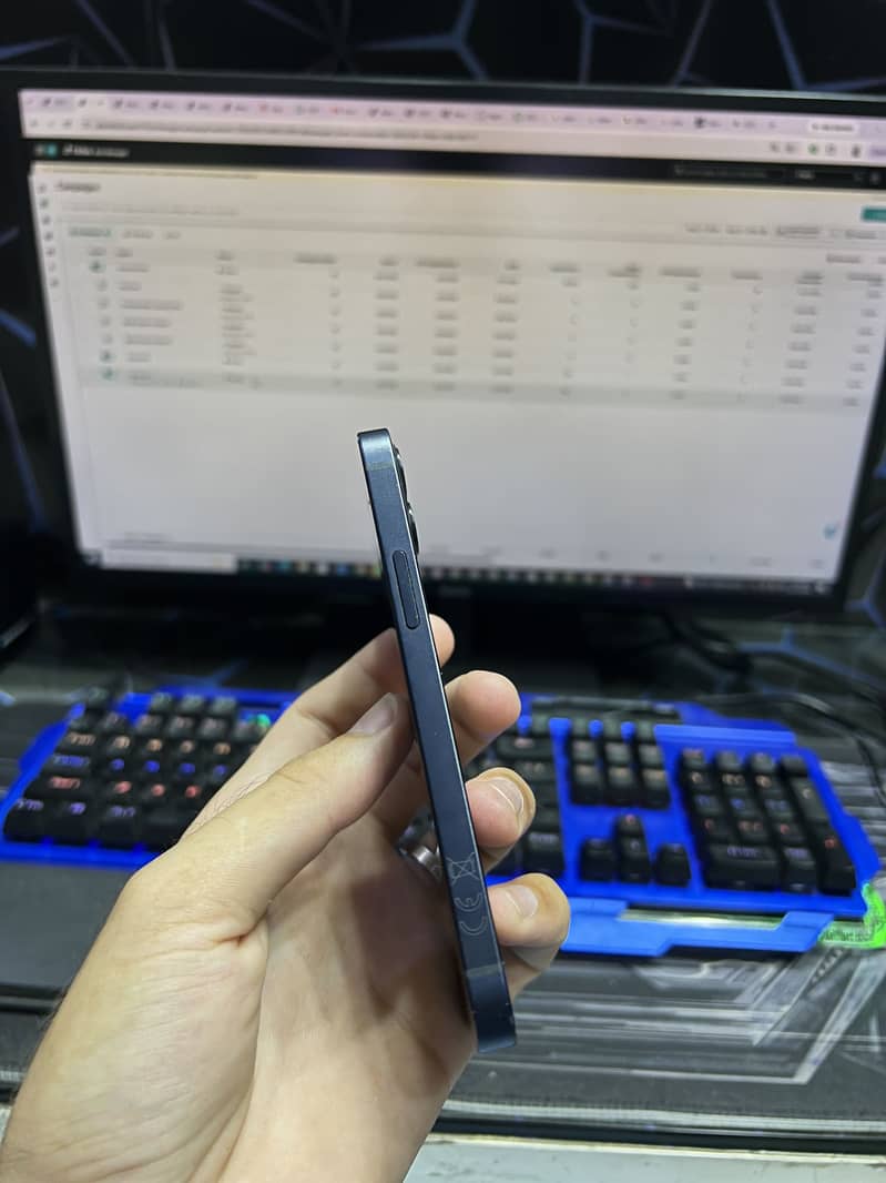 Apple iPhone 12 mini 3
