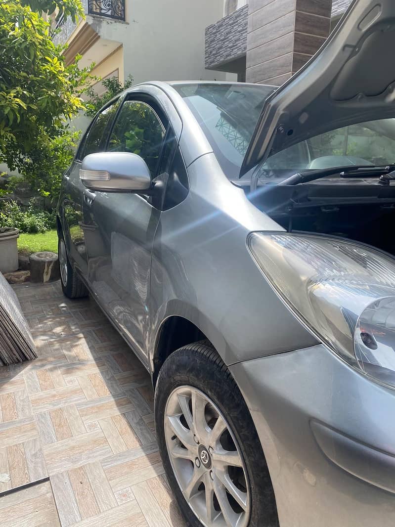 Toyota Vitz 2010 1