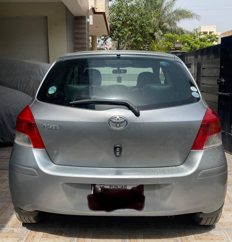 Toyota Vitz 2010 4