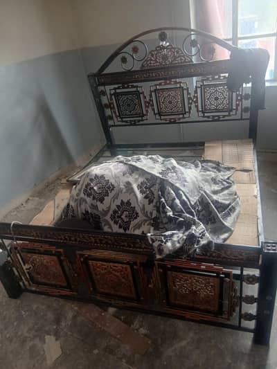 used bed but in good condition