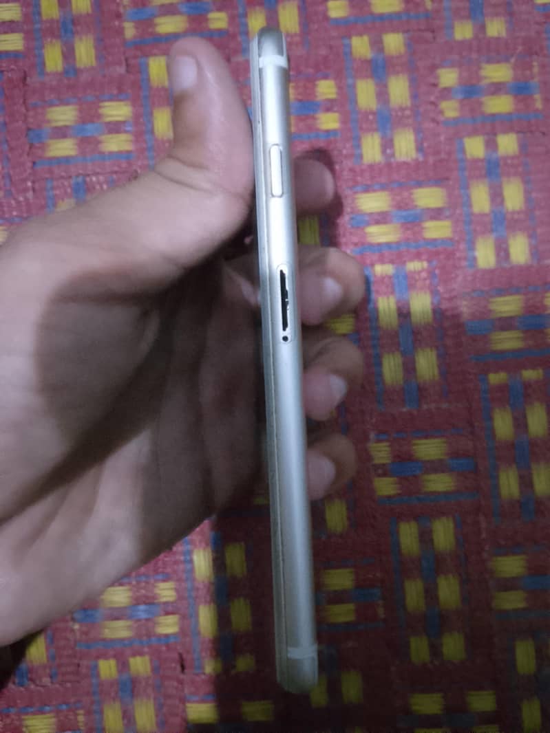 Apple iPhone 6 3