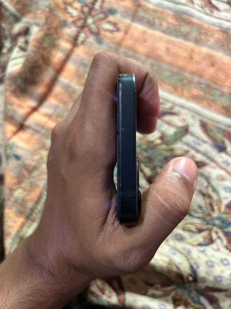 Apple iPhone 13 3