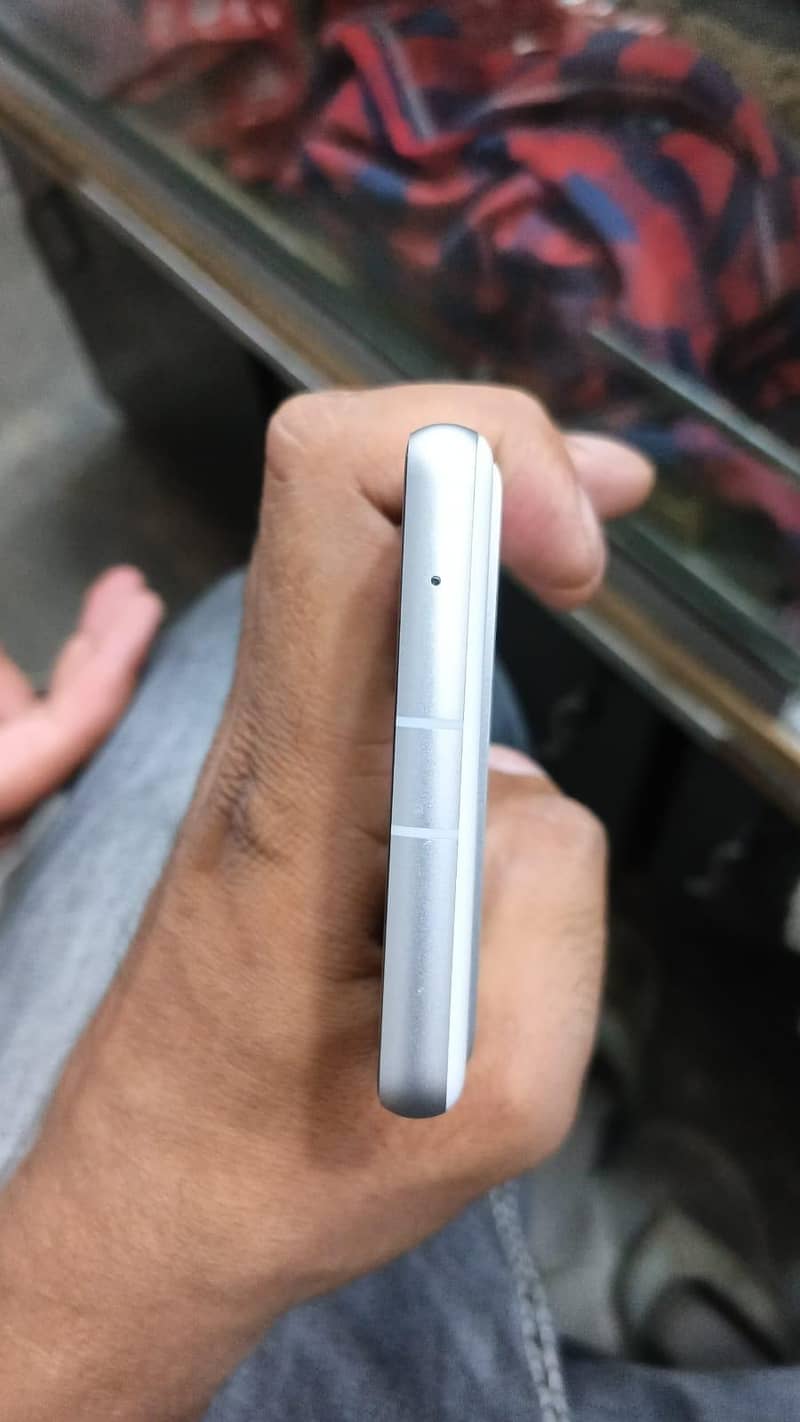 Google Pixel 7a 1