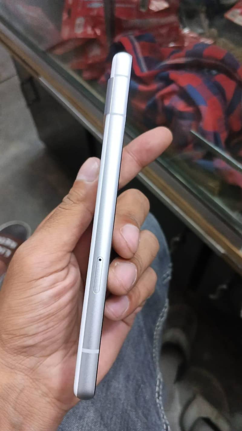Google Pixel 7a 4