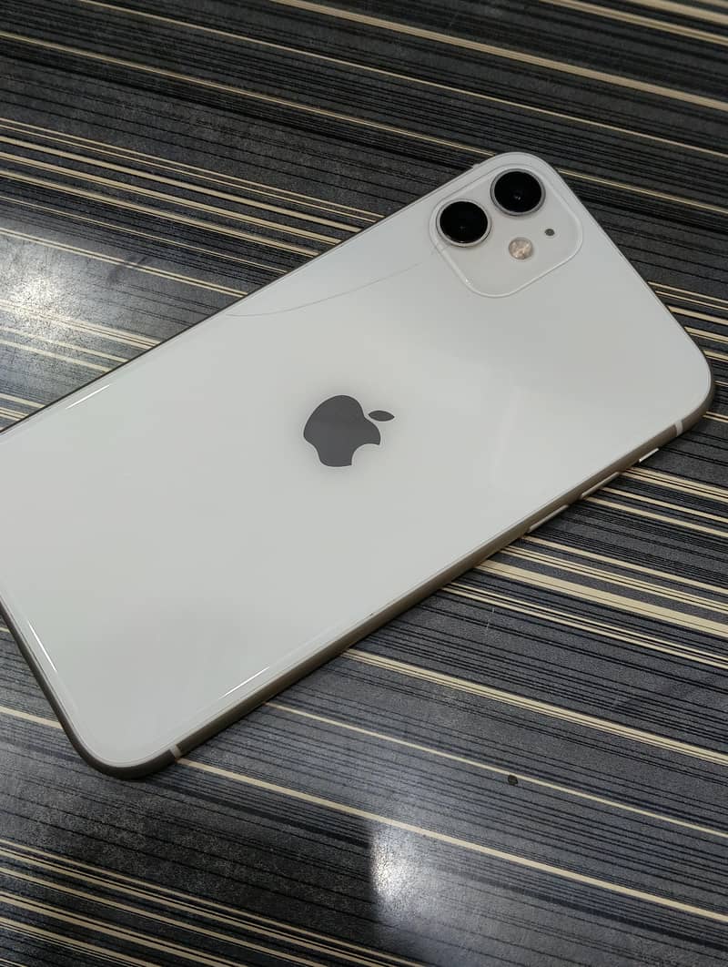Apple iPhone 11 4