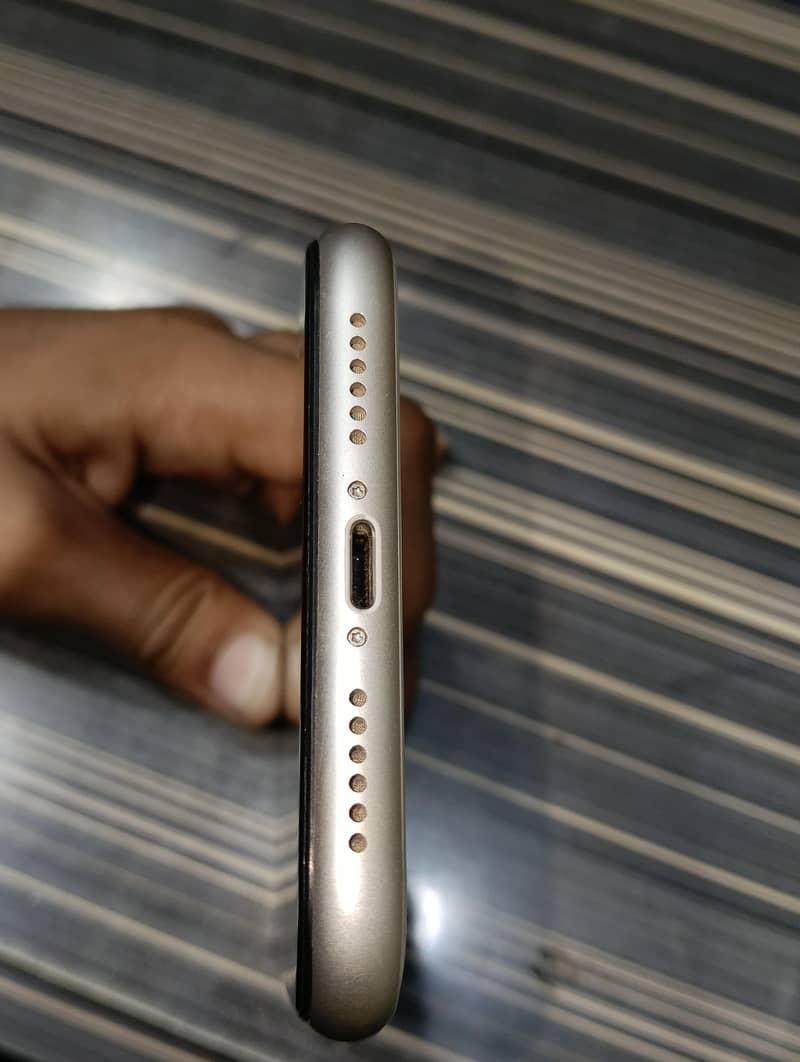 Apple iPhone 11 5