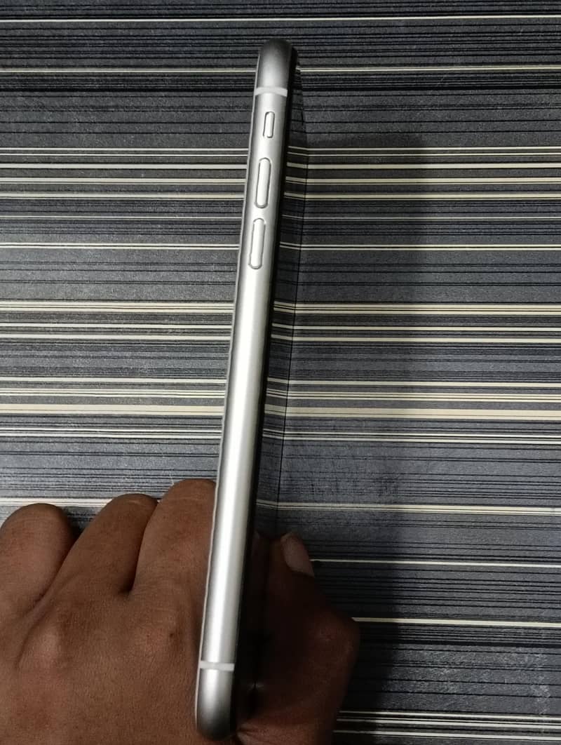 Apple iPhone 11 6