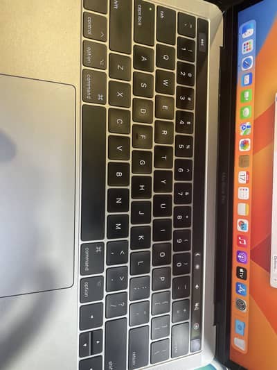 Apple MacBook Pro i5 13.3’ 2017 Touch Bar 16gb ram 512ssd