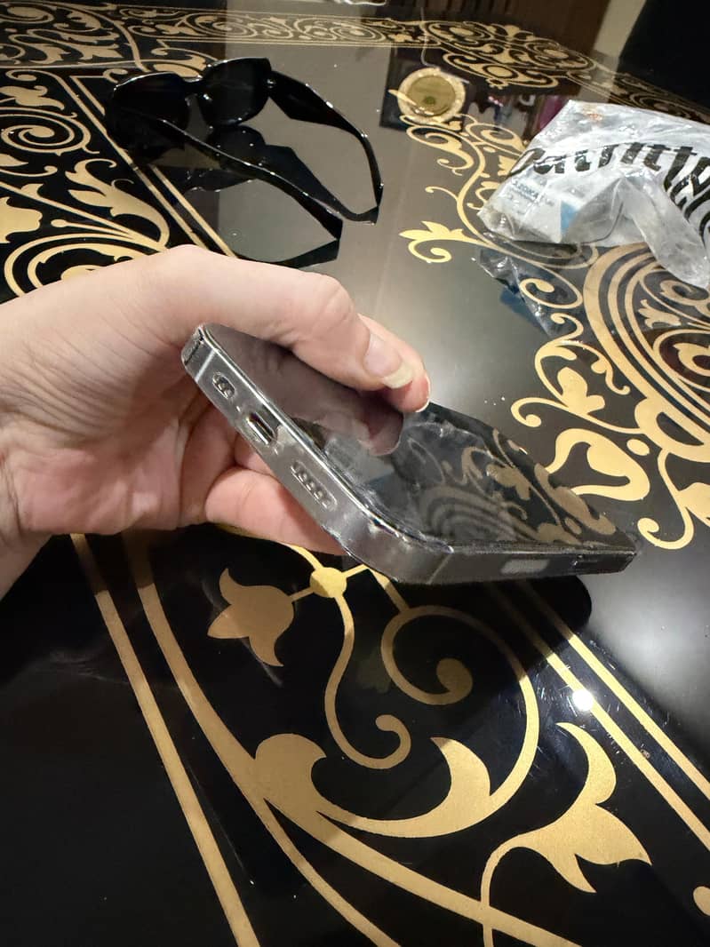 Apple iPhone 14 Pro 2
